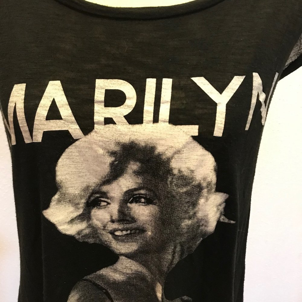 Marilyn Monroe  Sexy Top And A Line Skirt BUNDLE - Picture 2 of 6